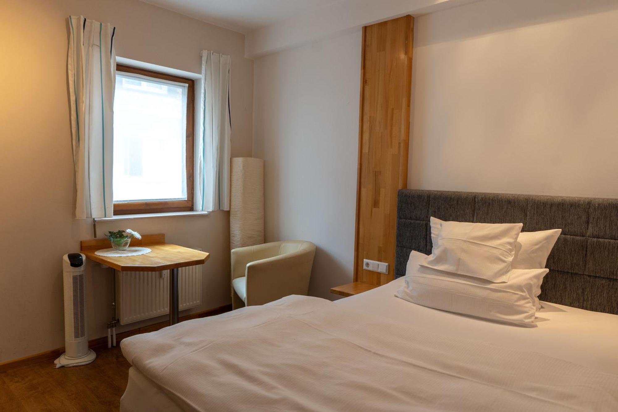 Warum Ins Hotel Неккарзульм Экстерьер фото
